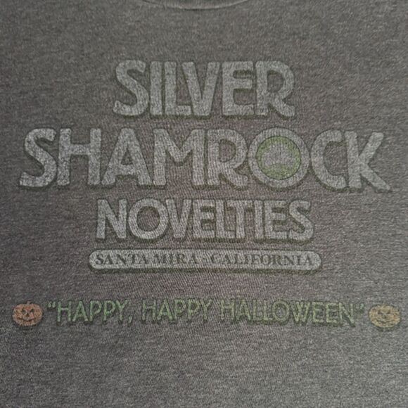Silver Shamrock Happy Halloween Ripped Sleeved Gray Grunge T-shirt Size M - Picture 4 of 11
